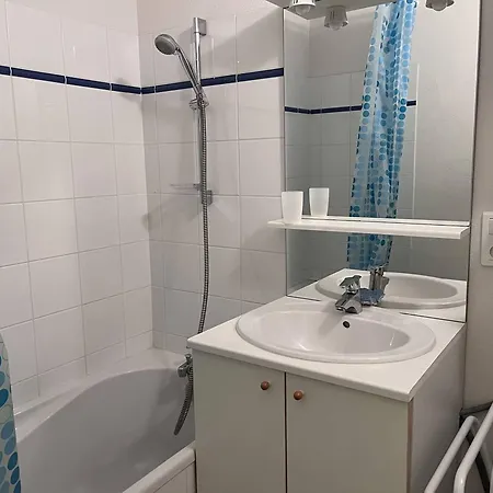 Vakantiehuis Familial Pour 10 Pers. Avec Parking A - Fr-1-812-150 *